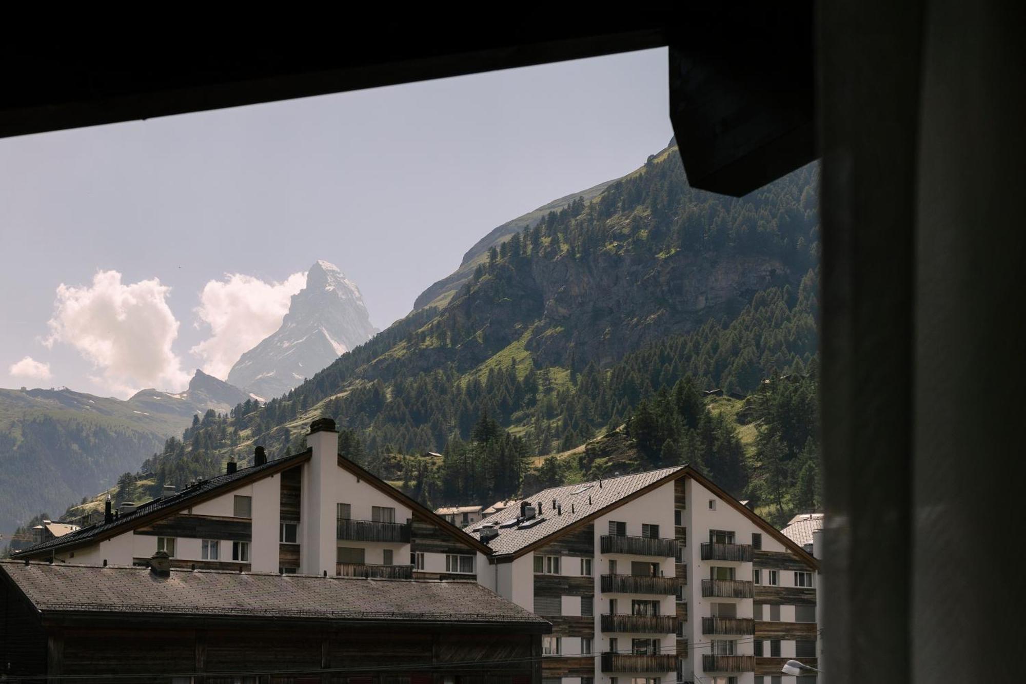 Schloss Zermatt - Cbd & Adaptogenic Spa And Sport Hotel Bagian luar foto
