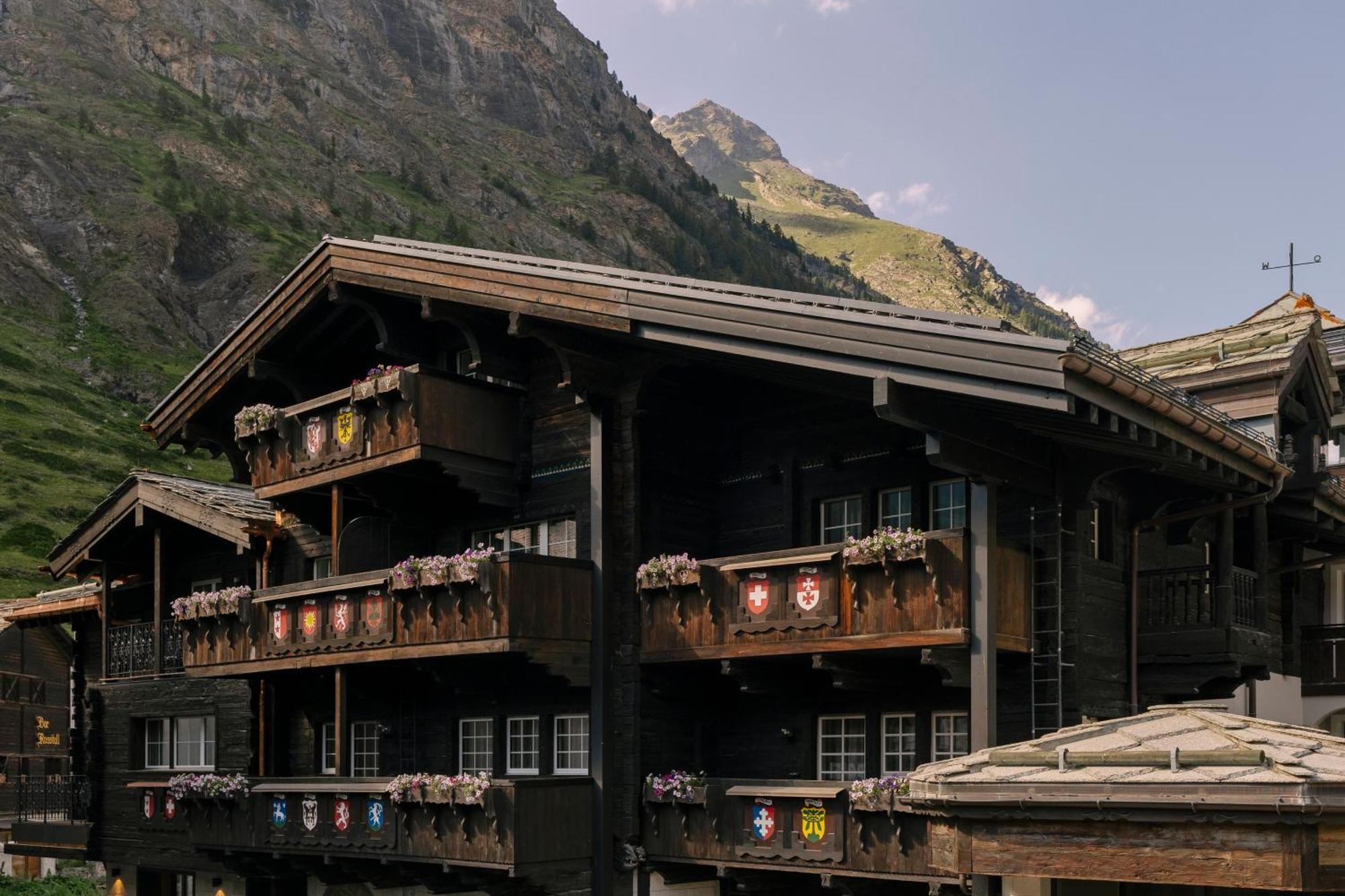Schloss Zermatt - Cbd & Adaptogenic Spa And Sport Hotel Bagian luar foto