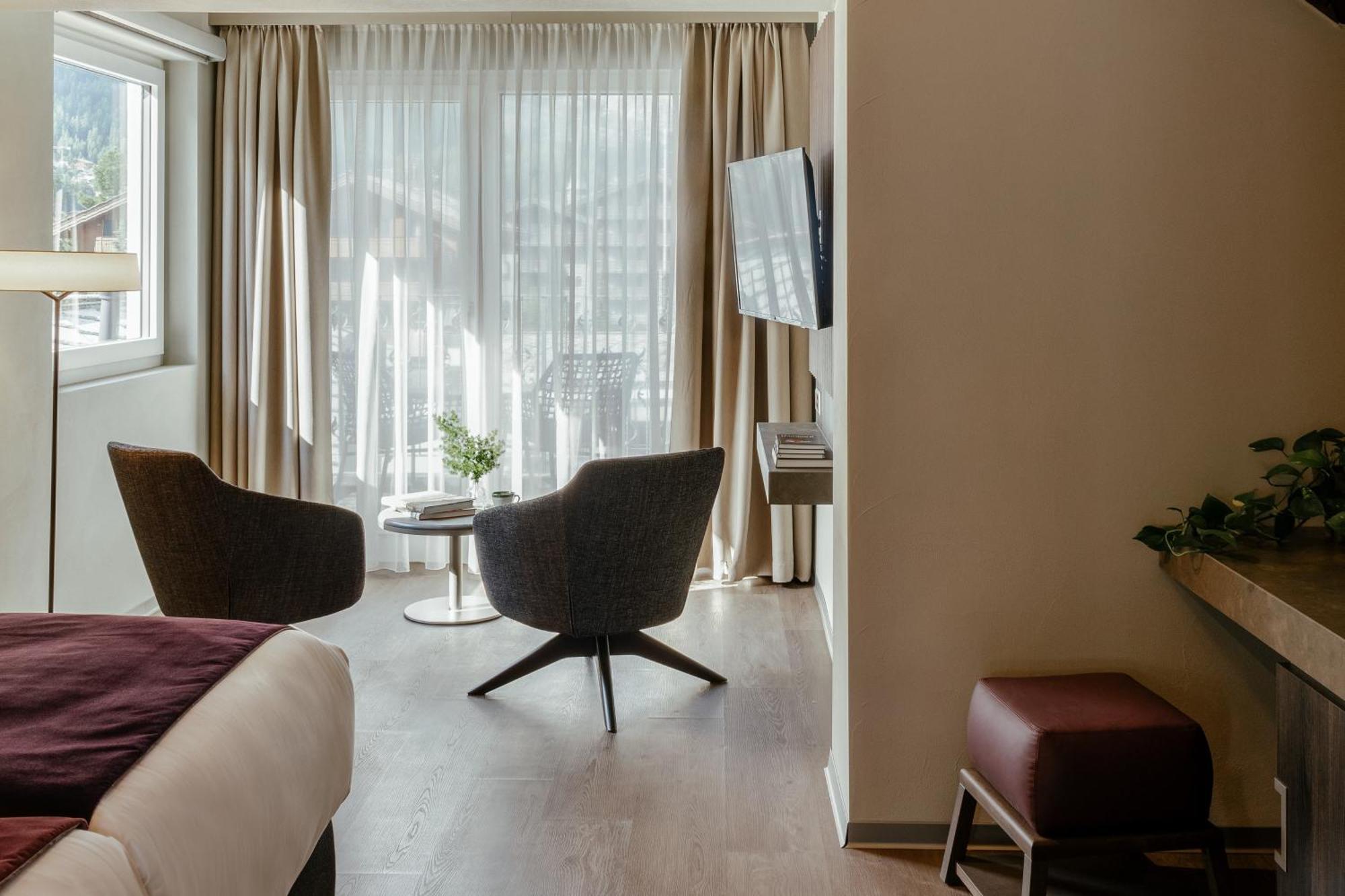 Schloss Zermatt - Cbd & Adaptogenic Spa And Sport Hotel Bagian luar foto
