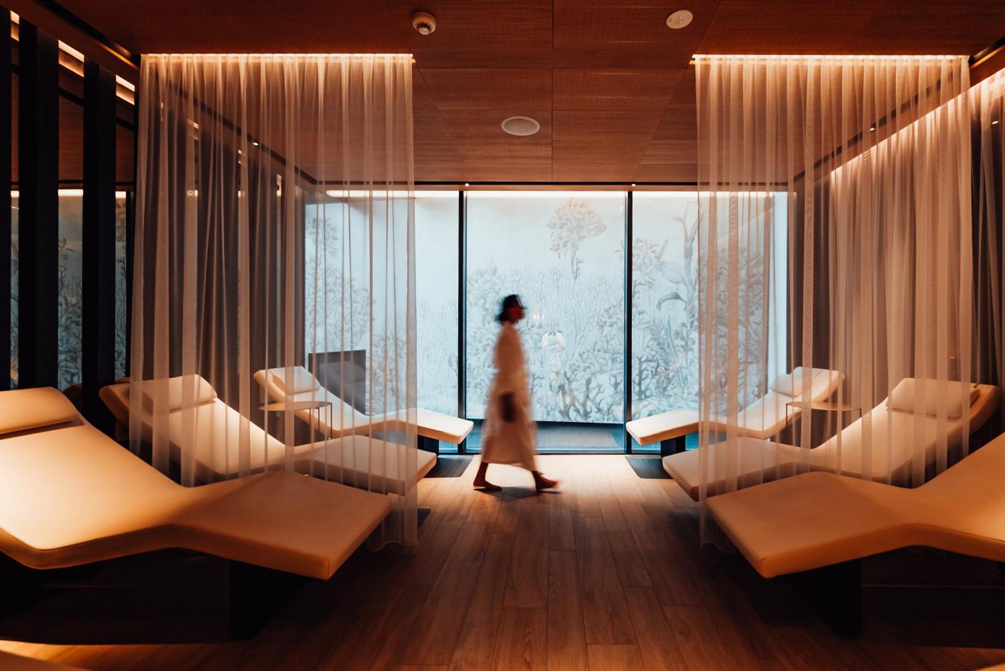 Schloss Zermatt - Cbd & Adaptogenic Spa And Sport Hotel Bagian luar foto